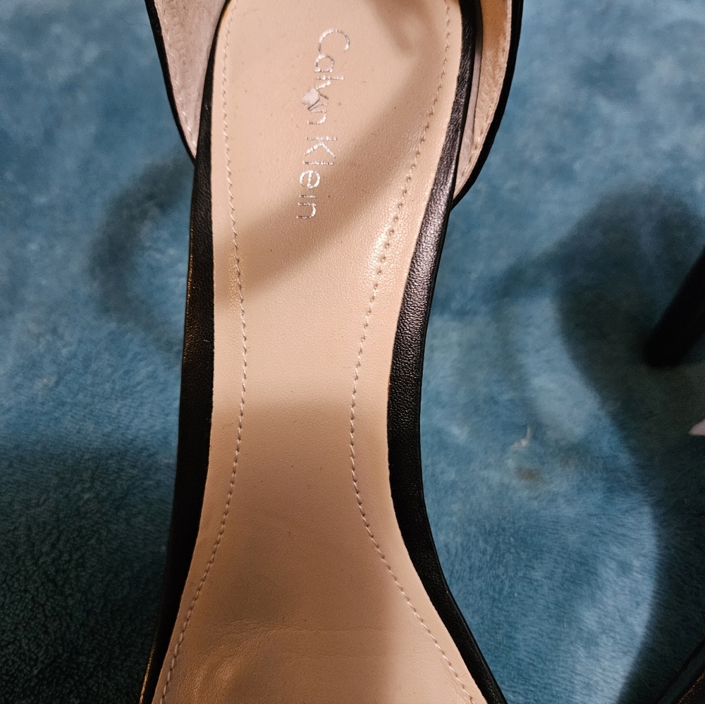 Calvin Klein Leopard Print Ankle Strap Sandals - Picture 3 of 8